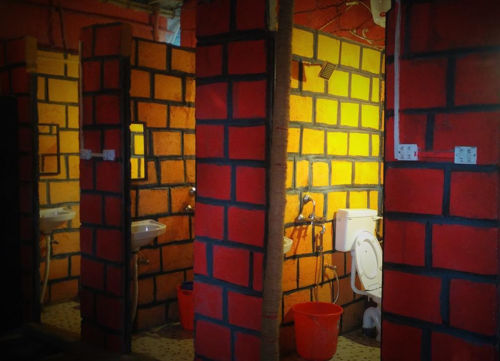 Bricks And Bamboo Hostel Anjuna Exterior foto